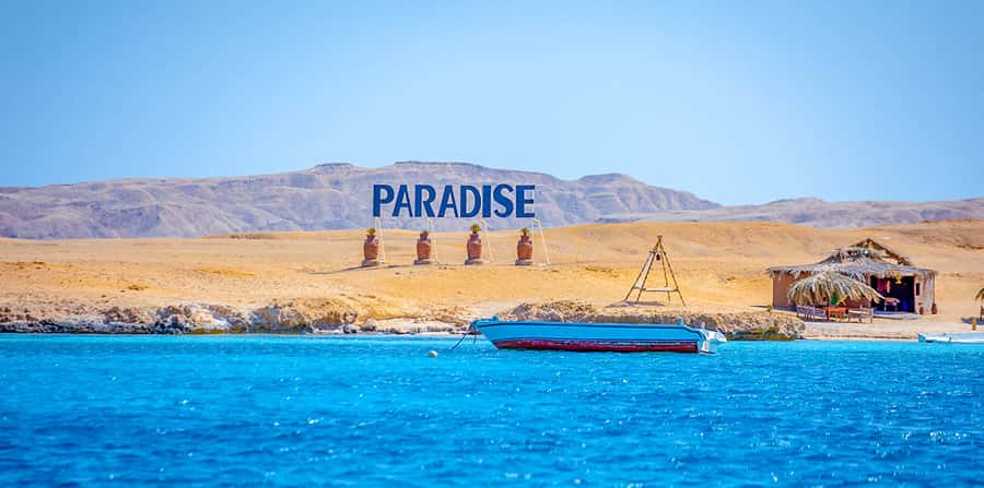 From Hurghada: Paradise Island Snorkeling Cruise with Lunch - On Board With the Crew: What the Experience Feels Like