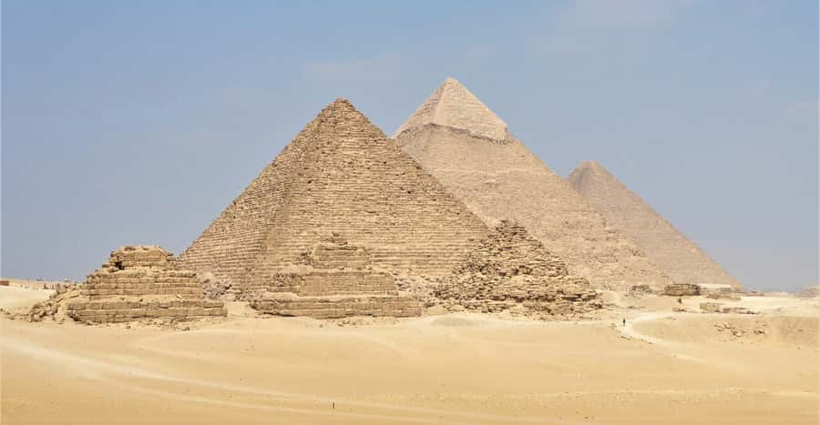 From Hurghada: Pyramids and Egyptian Museum Tour & Boat Ride - Guide Quality and Group Management, Why Names Like Ragab and Noura Get Repeated