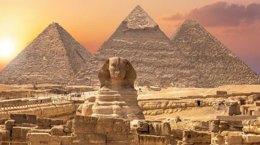 From Hurghada: Pyramids & Museum Small Group Tour by Van - Giza Pyramids and Great Sphinx: What a Real Egyptologist Adds