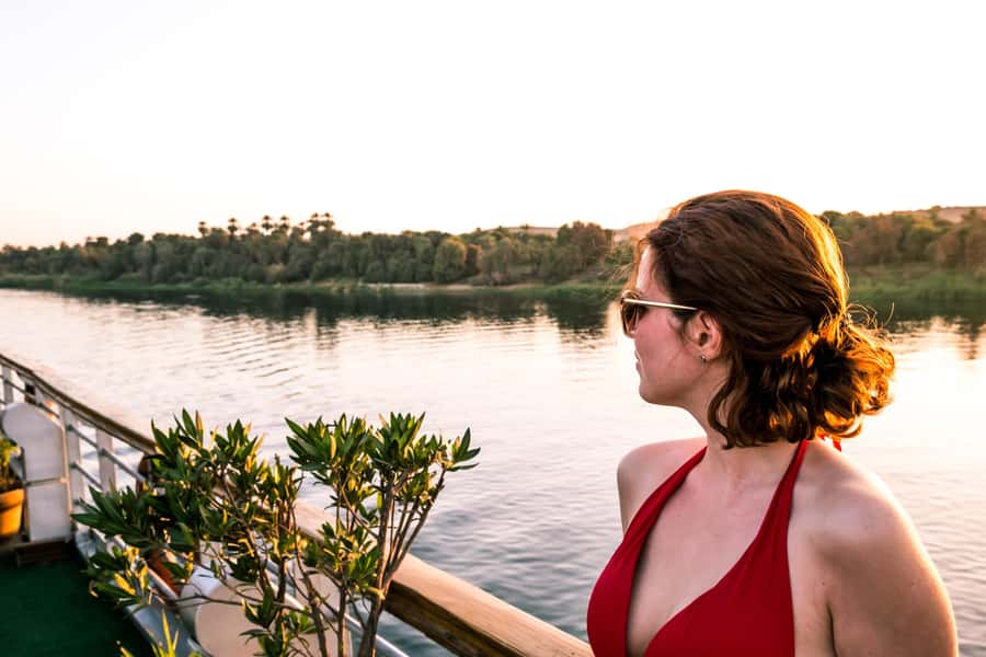 From Luxor: 3-Night Nile Cruise to Aswan and Hot Air Balloon - Karnak and Luxor Temple with a guide, then a felucca to slow down