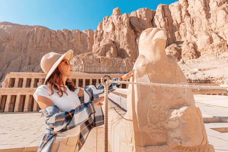From Luxor: Guided Tour to East or West Banks with Lunch - Luxor Temple: More Personal, Easier to Take In