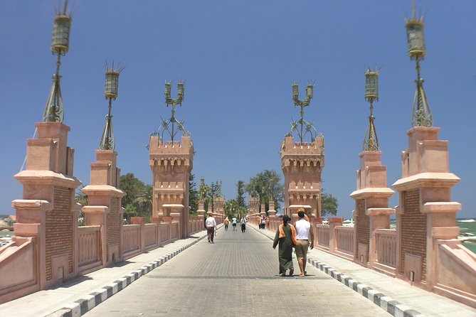 Full-Day Alexandria Private Guided Tour from Cairo with Lunch - Kom el Shoqafa Catacombs: Underground Roman Tombs in About One Hour