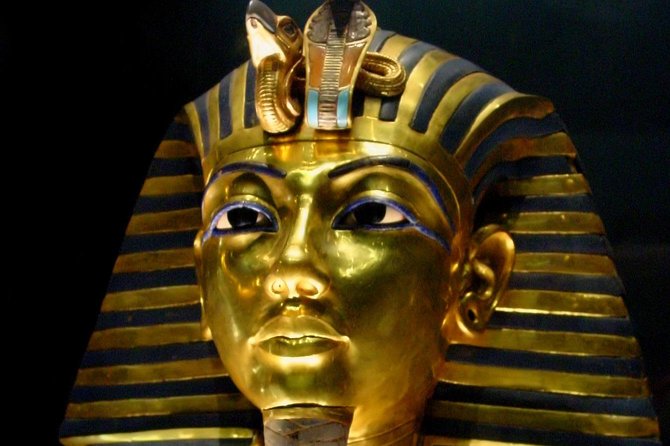 Full-Day Giza Pyramids, Egyptian Museum and bazaar Private Tour - Hotel Pickup, A/C Transit, and Crossing Toward the Giza Plateau