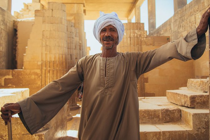 Giza Pyramids and Sakkara Tour - From your hotel to Giza: the payoff of included transport