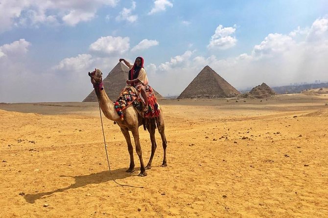 Giza Pyramids and The Sphinx Walking Tour - Sherif Abd Elhameed’s approach: Egyptologist facts plus photographer timing