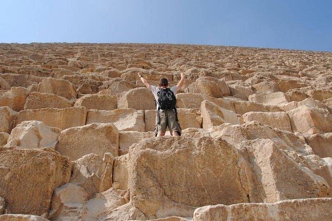 Giza Pyramids and The Sphinx Walking Tour - How the max 20-person group helps your day feel smoother