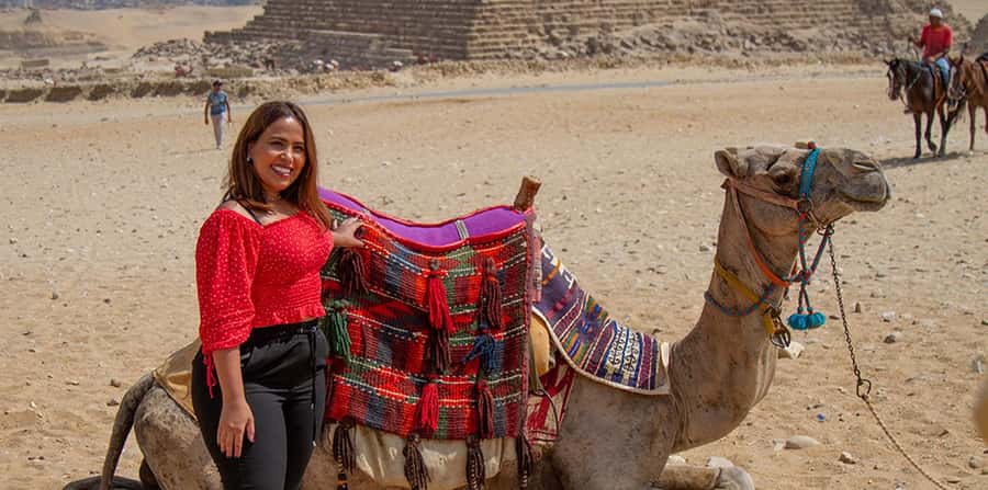 Giza: Pyramids at Sunset Guided Camel Tour - Desert comfort: what is included, what you must bring