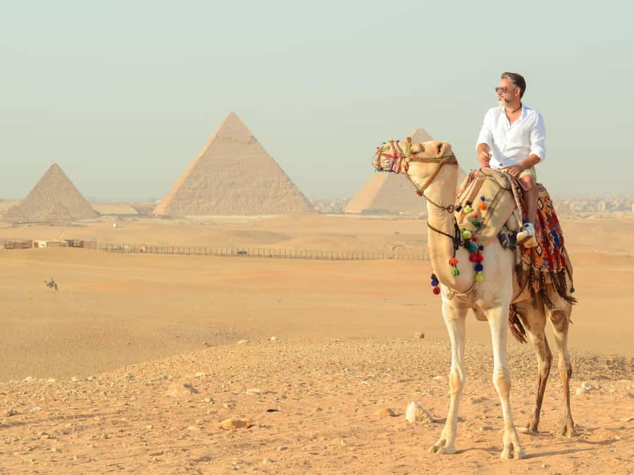 Giza Sunrise Pyramid Guided Tour With Camel Ride & Breakfast - Why a Giza sunrise start beats the midday crush