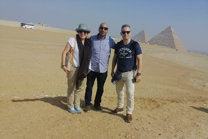 Guided tour to Pyramids of Giza, Sakkara & Memphis: Private Tour with Lunch - Memphis museum stop: Ramses II and the Alabaster Sphinx