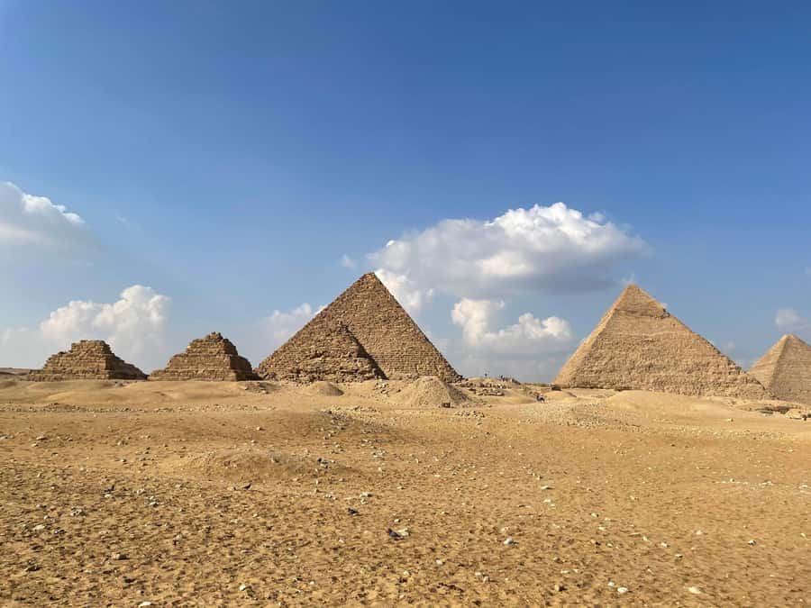Half Day Tour to Giza Pyramids & 1-Hour Felucca Ride - Entering the Giza Plateau: what the guide time is for