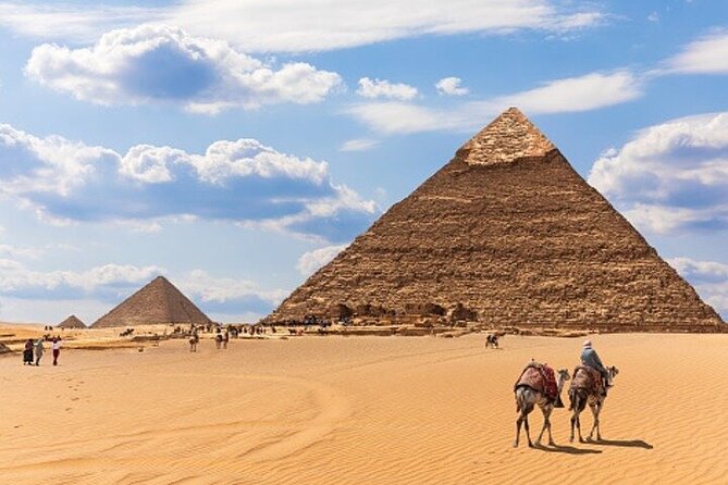 Half Day Tour To Giza Pyramids And Sphinx - Stop Two: Khafre’s Pyramid and the Casing-Stone Optical Trick