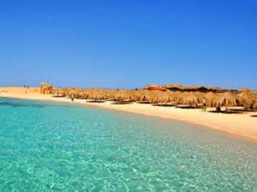 Hurghada: 3-Island Speedboat, Dolphin Watching & Snorkeling - Abo Monkar and Juzur Abū Minqār: sandbank walking and photo moments