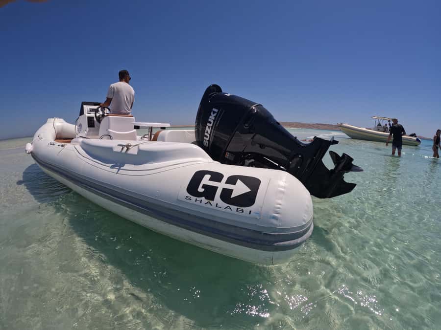 Hurghada: 4 Island Hopping Tour Dolphin, Snorkeling & Lunch - Snorkeling Stops, Equipment, and the Stuff You Can Expect to See