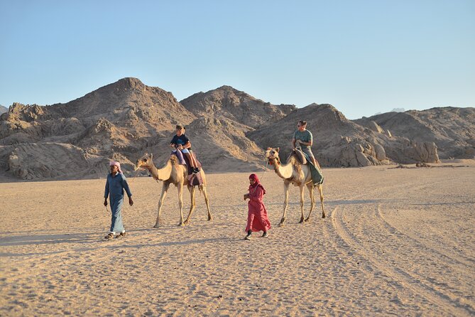 Hurghada: 4x4 Jeep Safari, Starwatching, Camel Ride & Dinner - Stop One: The Desert Drive That Sets the Tone