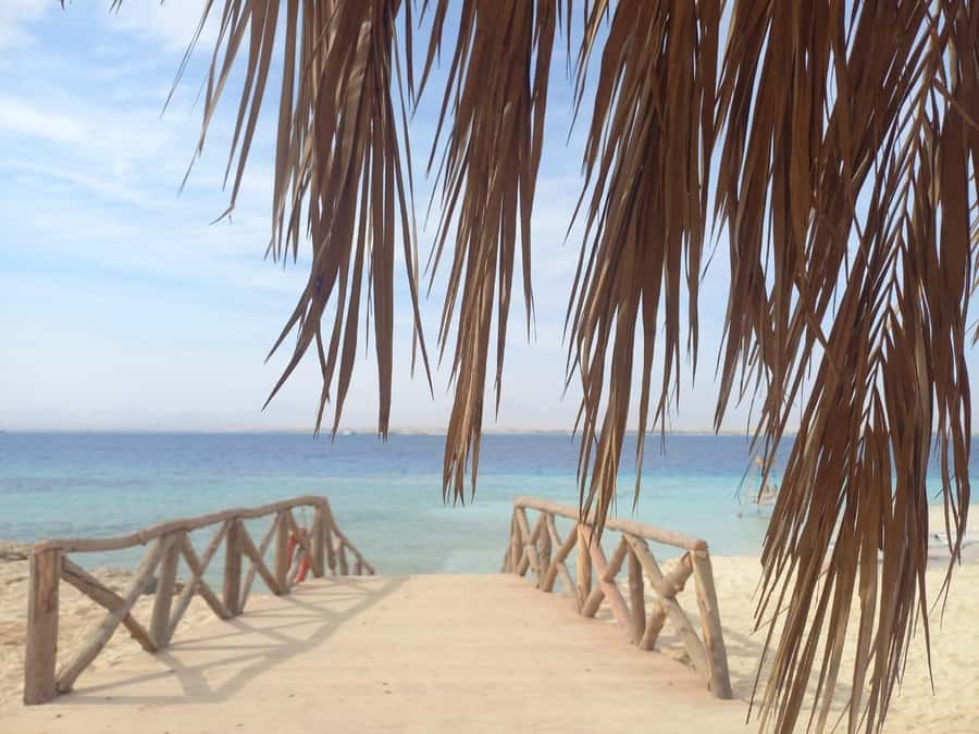 Hurghada: Boat trip to Magawish island with Multi Options - From pickup to boat: why timing can feel a little different