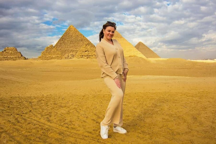 Hurghada: Cairo Pyramids, Sphinx & Egyptian Museum Day Trip - Lunch in Cairo: Local Food Plus Views When You Are Lucky