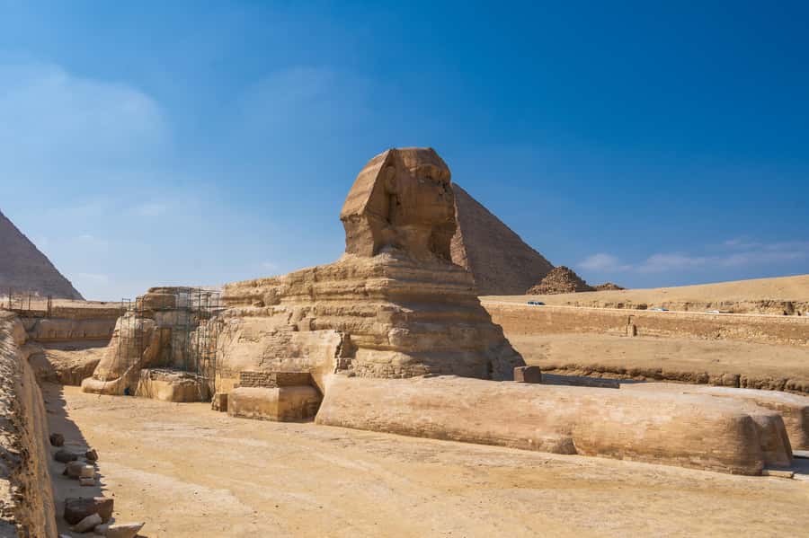 Hurghada: Cairo Pyramids, Sphinx, Museum & Bazaar Day Tour - Lunch in Cairo: included comfort break in the middle of a marathon day