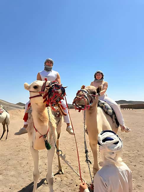 Hurghada: Desert Quad Bike and Buggy Adventure with Transfer - BBQ Dinner and Shows: When the Sahara Turns Into an Evening Program
