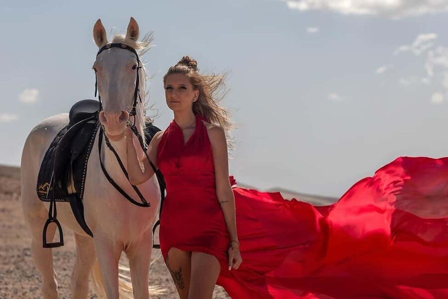 Hurghada: Desert & Sea Horse Riding with + 360° Photos - Meet the team and see why trained guides change everything
