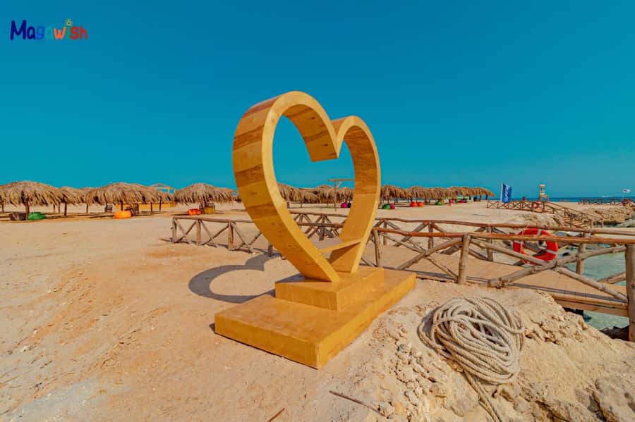 Hurghada: Elegance Yacht Cruise To Orange & Magawish island - Orange Bay Island hour: calm water before the crowds