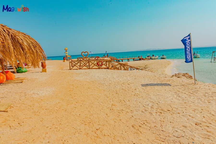 Hurghada: Elegance Yacht Cruise To Orange & Magawish island - Guides and service quality: professionalism shows up in the small stuff