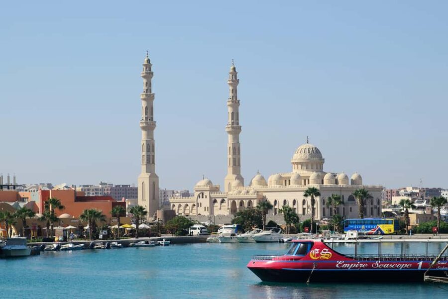 Hurghada: Empire Submarine Boat Trip with Snorkel and Drinks - The photos and souvenirs reality check