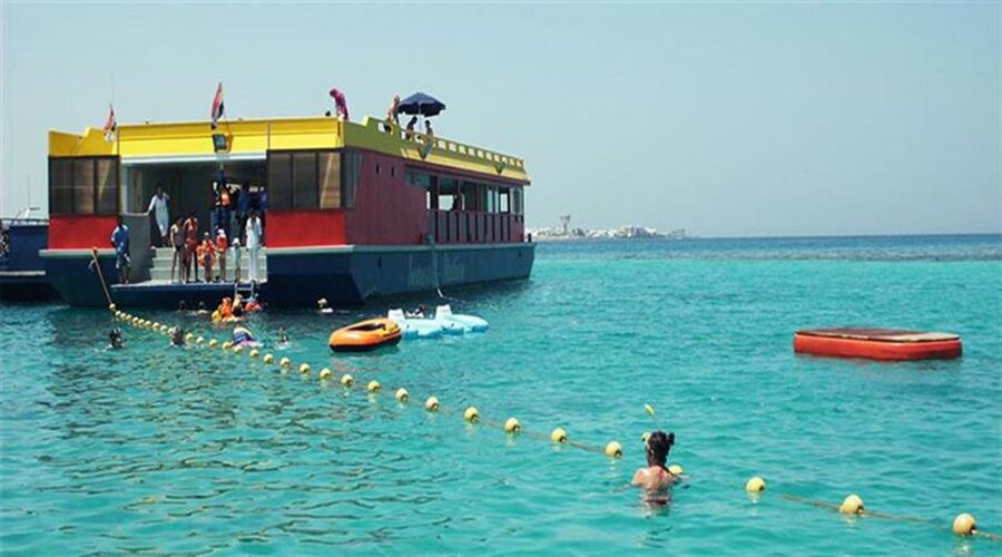 Hurghada: Empire Submarine Boat Trip with Snorkel and Drinks - The boat experience: air-conditioned windows at about 3 meters down
