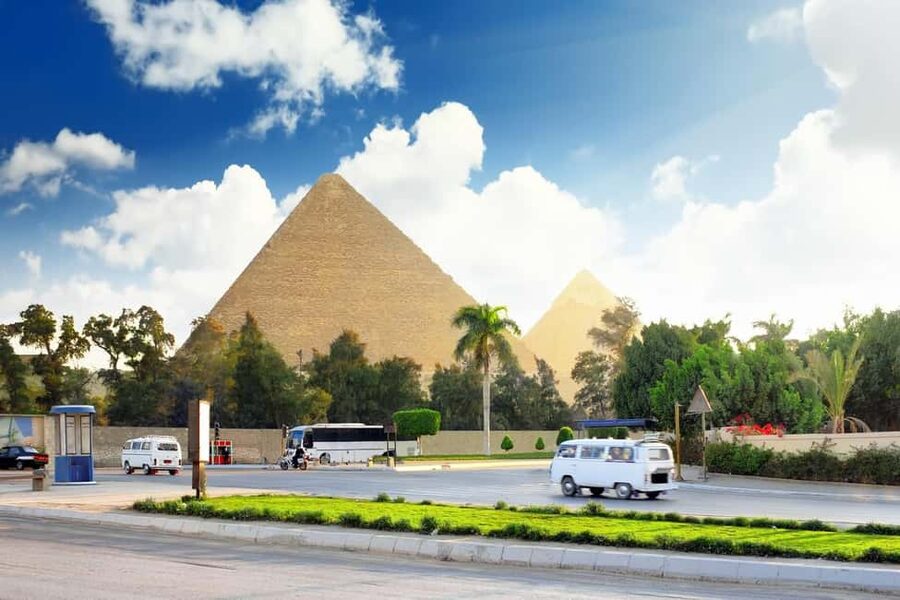Hurghada: Full-Day Tour to Cairo by Plane with Egyptologist - Giza Plateau city tour: what you’ll actually get to see