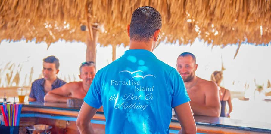 Hurghada: Giftun Islands with Snorkeling & Semi-Submarine - Should you book this Giftun Islands cruise?