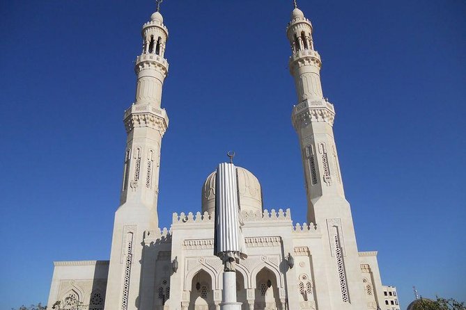 Hurghada: Guided City Highlights Tour with Shopping Stops - Languages, guide quality, and why it matters more than you think