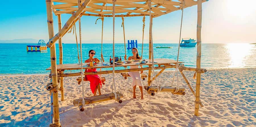 Hurghada: Hula Hula Island Boat Trip with Snorkeling & Lunch - Choosing yacht vs speedboat from Hurghada, El Gouna, and more