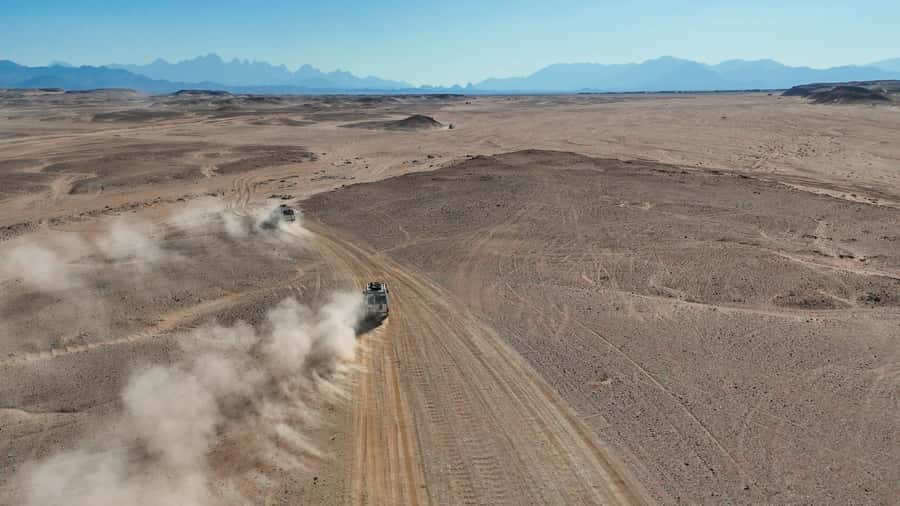 Hurghada: Jeep Safari with Camel Ride, Dinner and Show - The Second 25km Return and the Sunset Advantage