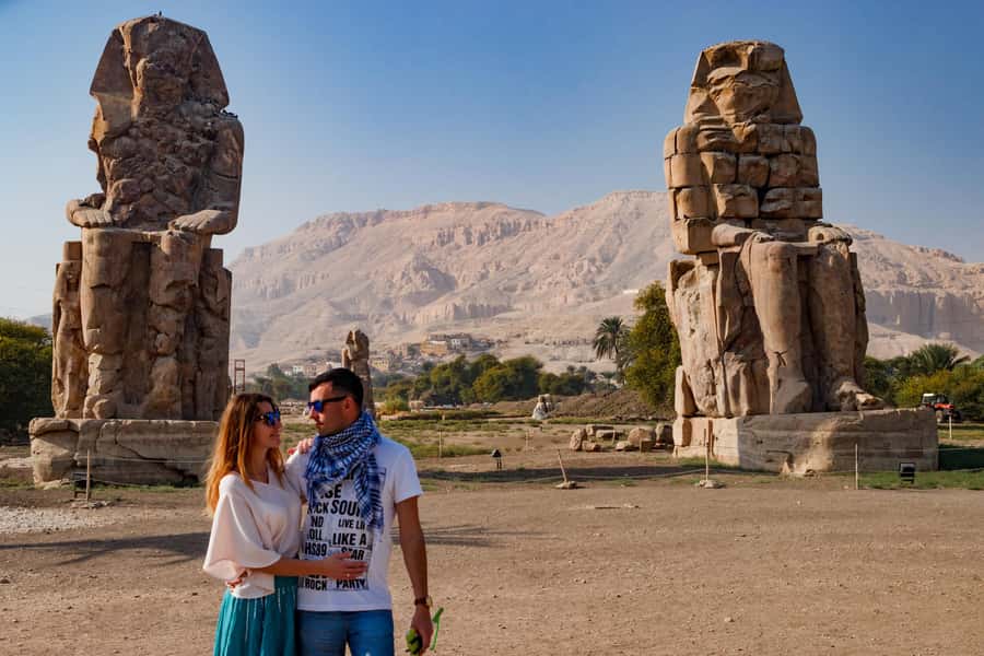 Hurghada: Luxor Hot Air Balloon Ride and Day Tour With Meals - Colossi of Memnon: big statues, bigger perspective