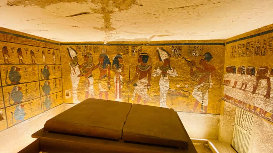 Hurghada: Luxor Tour with Valley of Kings, Karnak & Tut Tomb - Luxor Temple Photo Stop: A Quick Taste of Pharaoh Beliefs