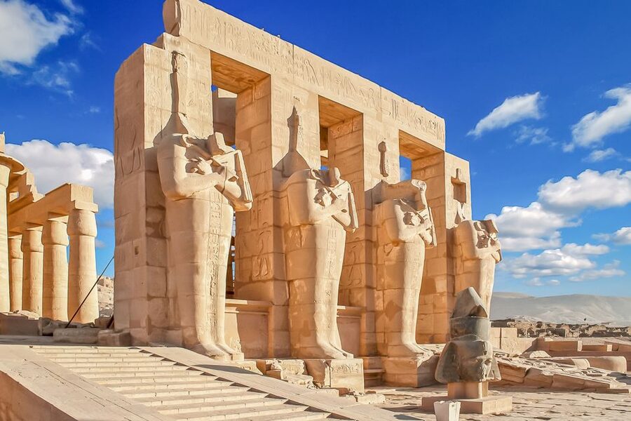 Hurghada: Luxor Valley of the Kings & Tutankhamun Tomb Trip - Lunch at a Luxor Restaurant: Buffet Style, Keep Expectations Real
