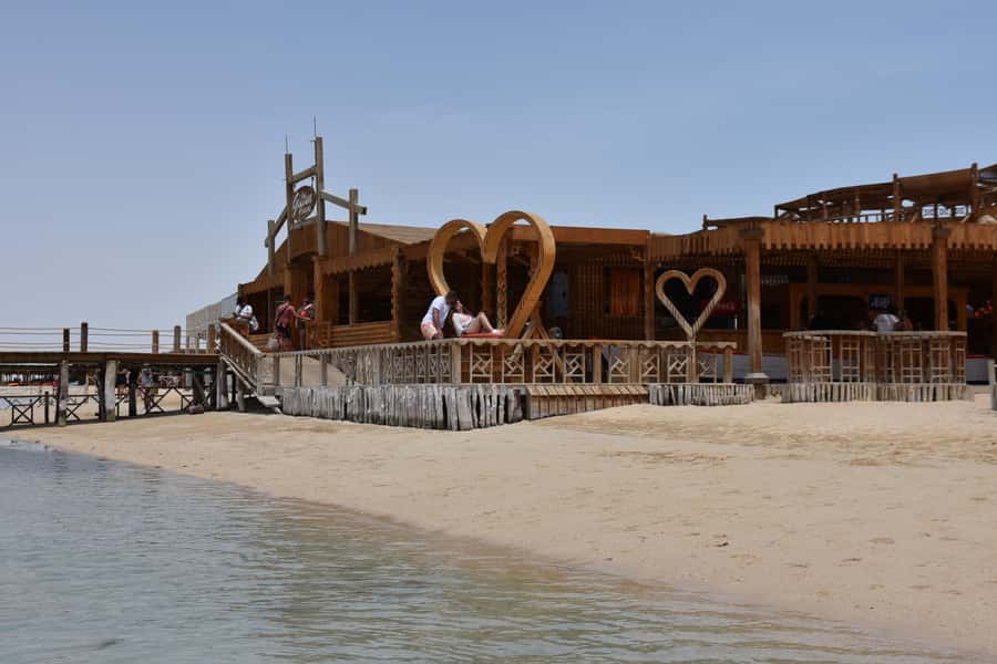 Hurghada: Luxury Giftun island w/snorkeling/lunch & Massage - Lunch and drinks: the onboard buffet that keeps energy up