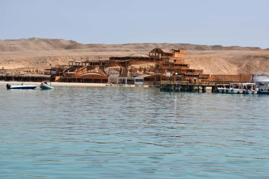 Hurghada: Luxury Giftun island w/snorkeling/lunch & Massage - The back massage on the water: luxury, with one comfort caveat