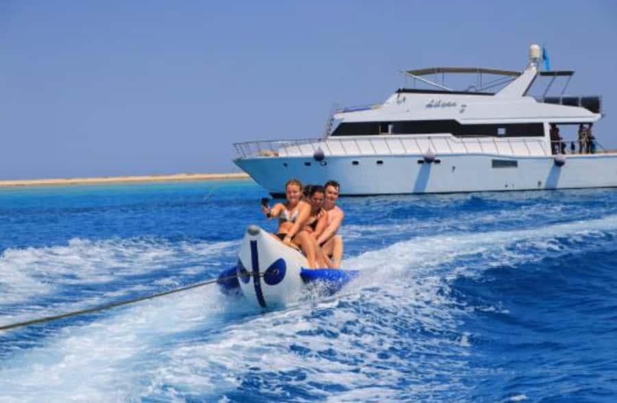 Hurghada: Luxury Yacht Trip with Personal Crew and Chef - Entering the rhythm of a 5-hour yacht escape in Hurghada