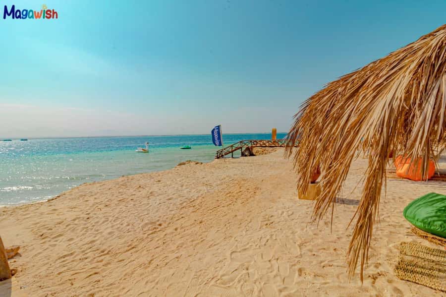 Hurghada: Magawish Island Speedboat W Snorkelling & Lunch - Boarding the boat: what makes the ride more comfortable