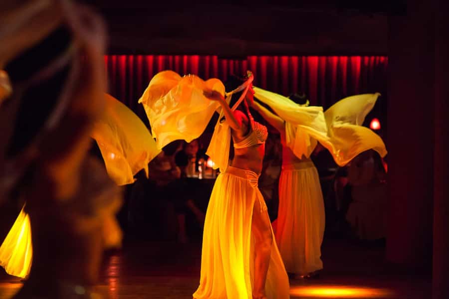 Hurghada: Naz Cabaret ticket with beverages - Dress code and entry rules that can change your night
