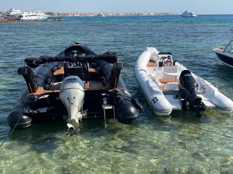 Hurghada: Orange Bay Dolphin Watching, Snorkeling & Lunch - Boat comfort, equipment, and the little things that help