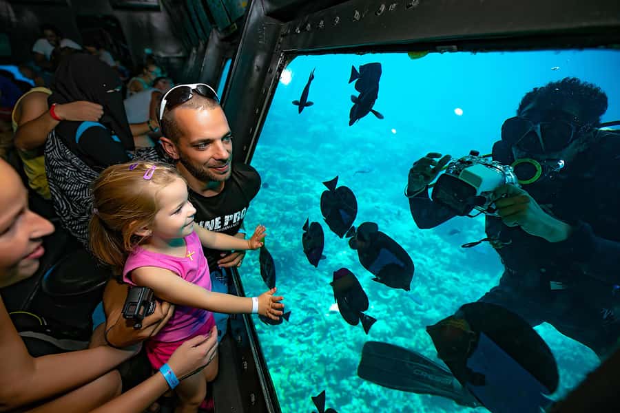 Hurghada: Panoramic Semi-Submarine Cruise with Snorkeling - Drinks on board and at the floating station