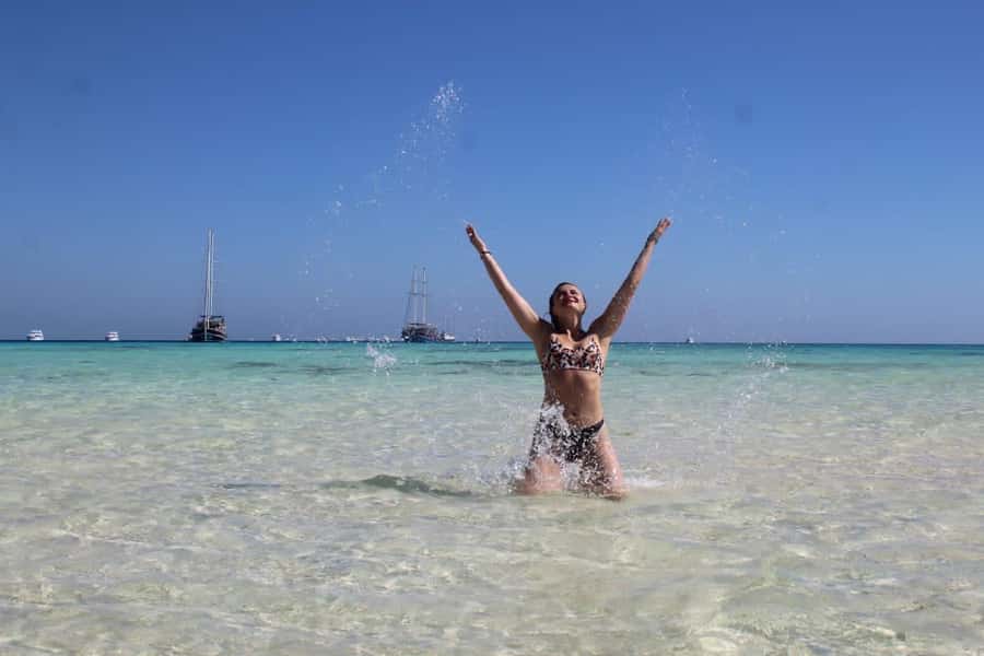 Hurghada: Premium Island Cruise with Lunch and snorkeling - On Board Comfort: Sun Deck Up Top, Air Conditioning Below