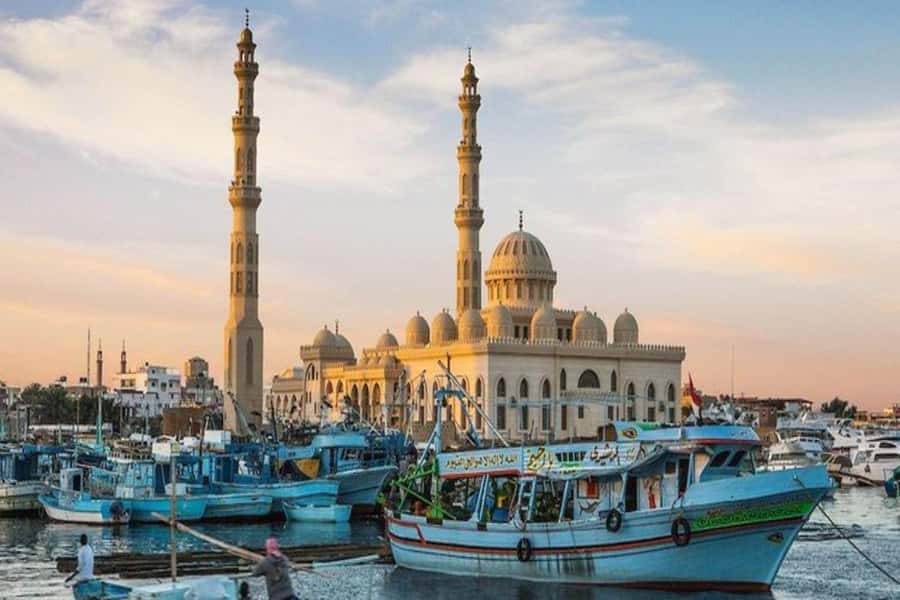 Hurghada: Private Guide City Tour & Shopping Stop - A 3-hour private circuit that mixes old town and modern Hurghada