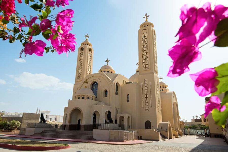 Hurghada: Private or Shared City Tour with Guide & Shopping - Shopping stops: perfumes, spices, oils, and how to spend smarter