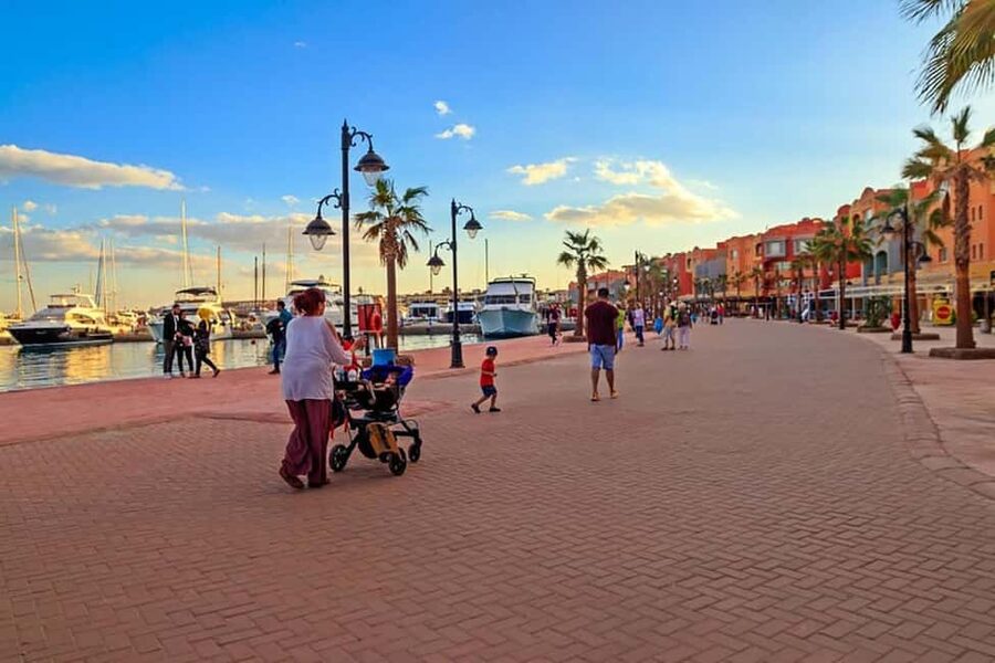Hurghada: Private or Shared City Tour with Guide & Shopping - The Old Town feel: markets, everyday trade, and quick local history