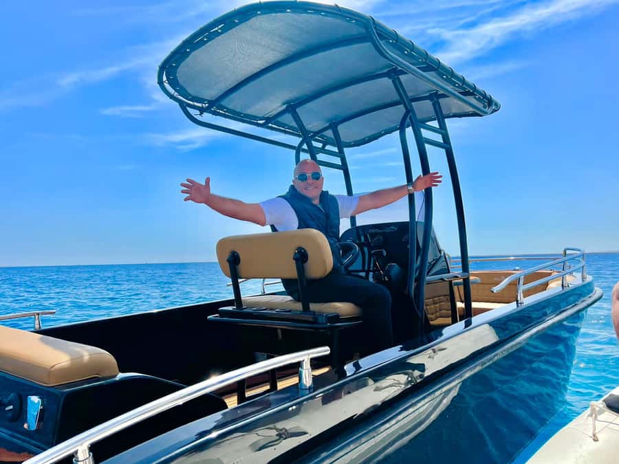 Hurghada: Private Speedboat Adventure with Snacks & Pick-up - Private Hurghada speedboat freedom, with a real captain at the helm