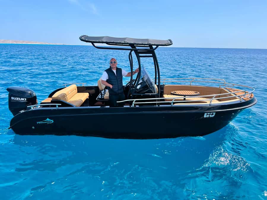 Hurghada: Private Speedboat Adventure with Snacks & Pick-up - Dolphin searching in the Red Sea: exciting, but never a guarantee