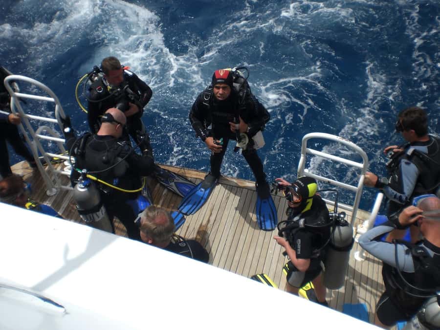 Hurghada, Professionals Diving in Open Water Tour with Lunch - Your second underwater session: more freedom, still with pros watching