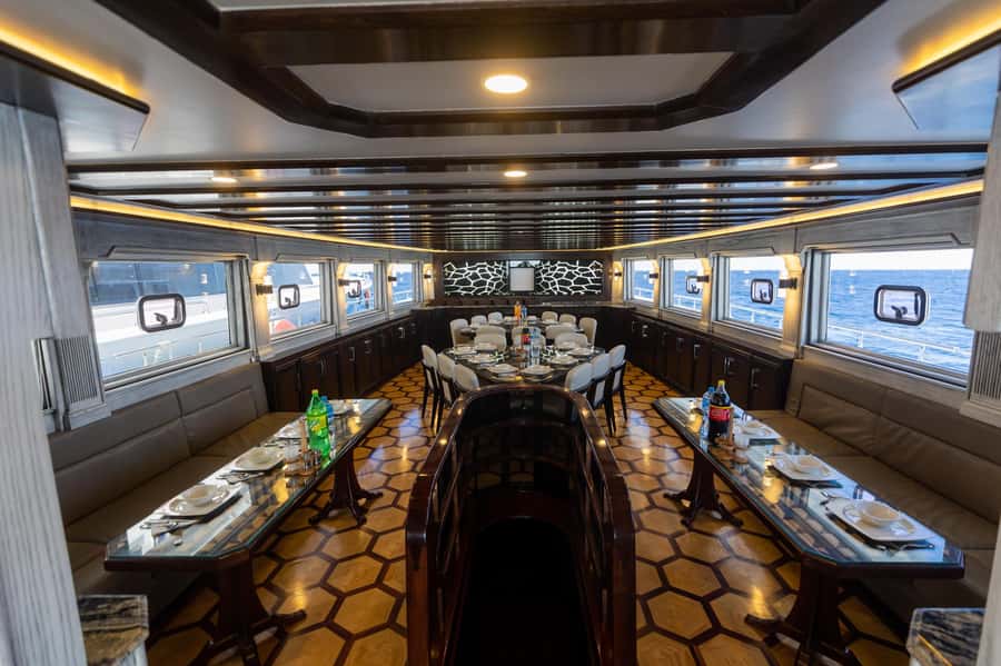 Hurghada: Royal Luxury VIP Cruise to Orange Bay with Lunch - Jazīrat Abū Rimāthī Snorkeling Stop: Second Reef Time for More Chances
